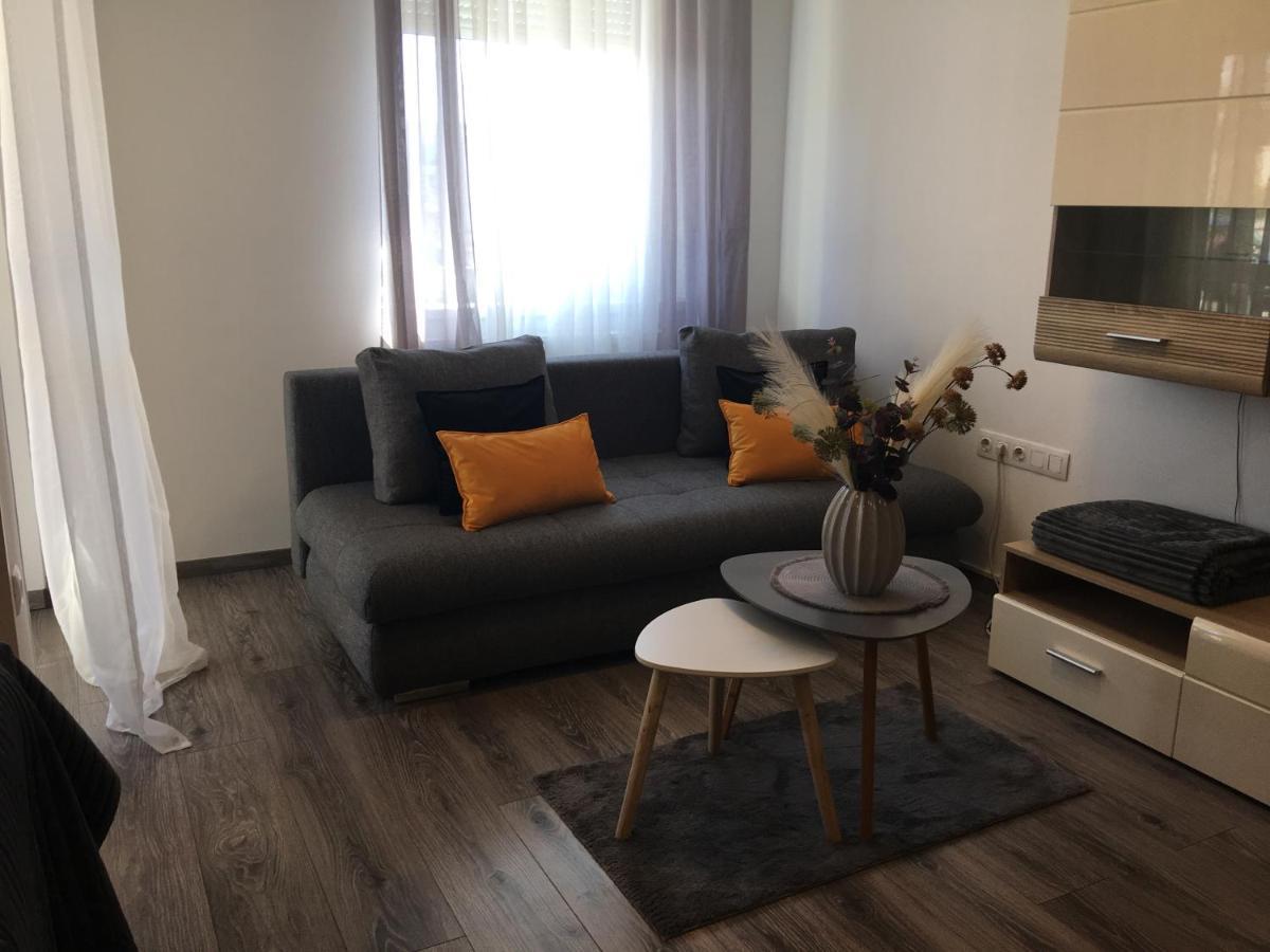 Home Apartment Шопрон Екстер'єр фото